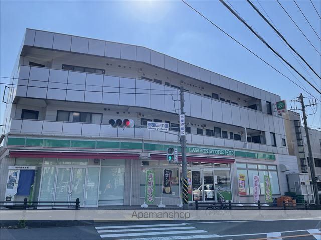 コンビニ　ローソンストア１００（コンビニ）まで210m