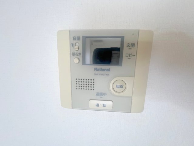 セキュリティ　TVモニターホンで来客が誰か確認してから開けて下さいね