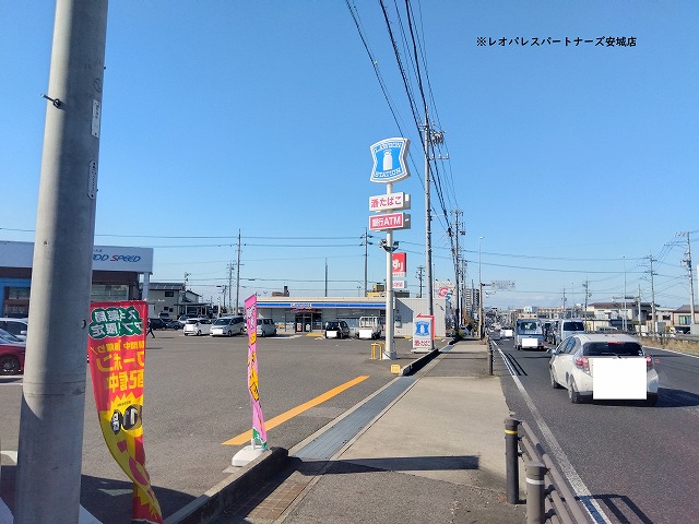 コンビニ　ローソン知立団地入口店（コンビニ）まで725m