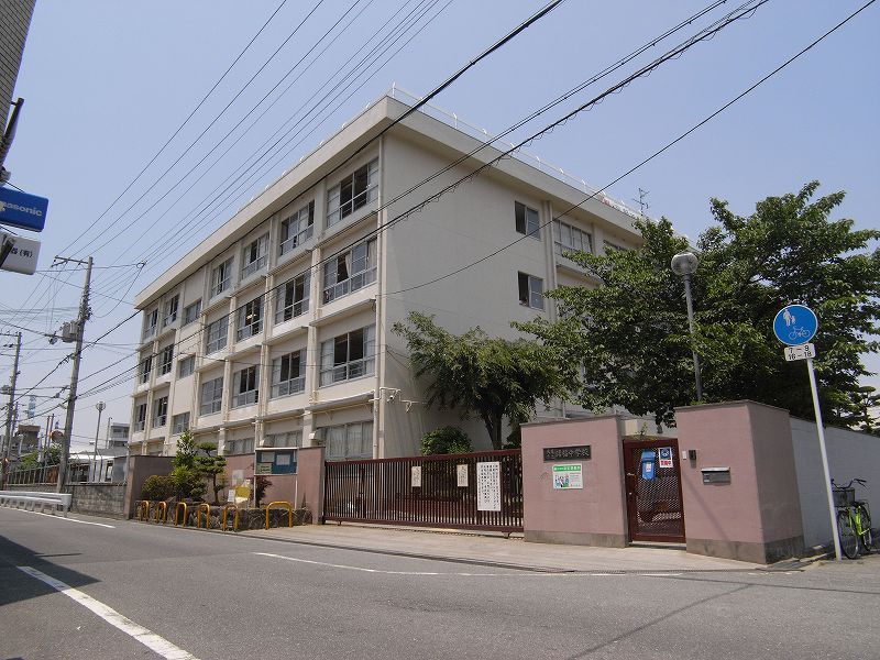 中学校　大東市立諸福中学校（中学校）まで639m