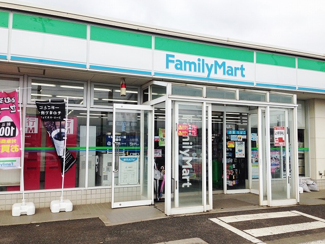 コンビニ　ファミリーマート成田本城店（コンビニ）まで741m