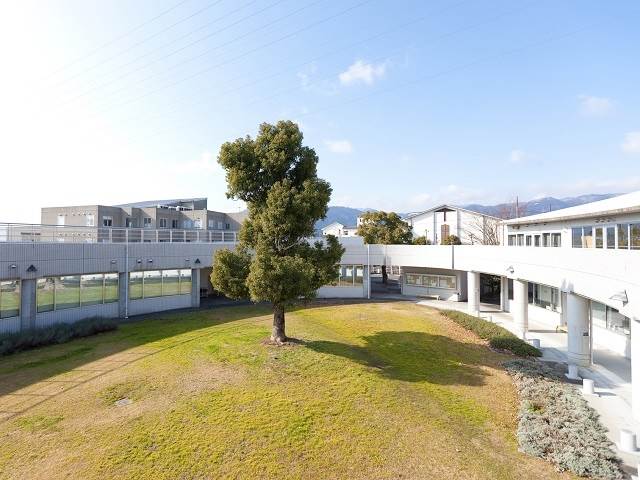 大学・短大　成安造形大学（大学・短大）まで1588m
