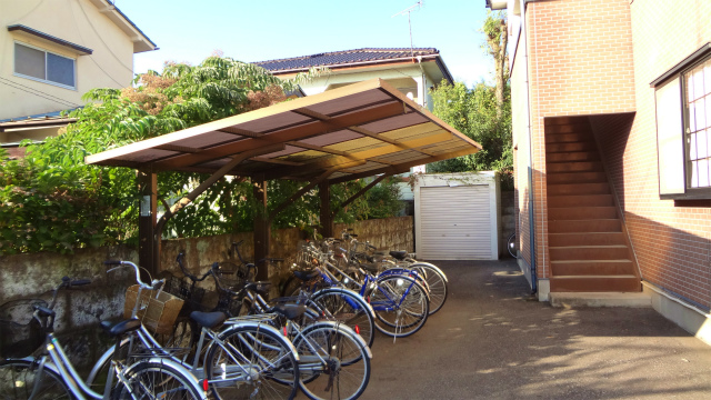 その他共有部分　屋根付き駐輪場発見