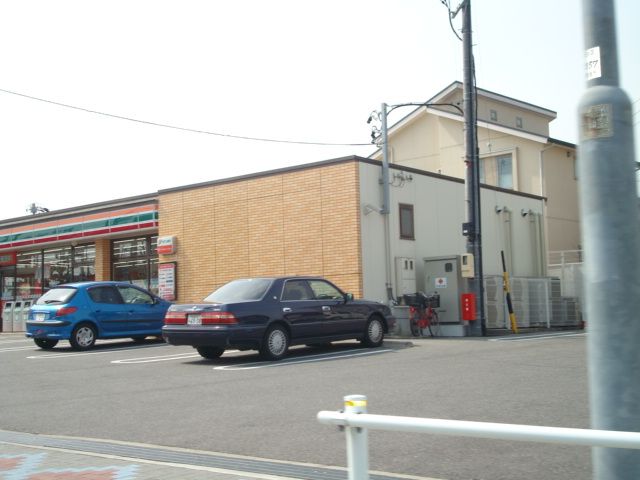 コンビニ　セブンイレブン（コンビニ）まで490m