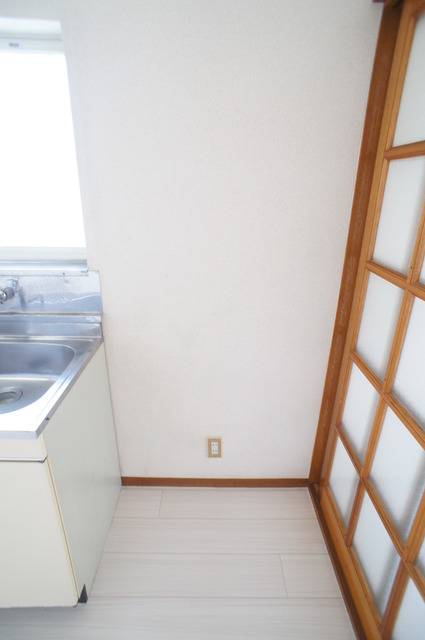 その他　冷蔵庫や食器棚を設置するスペースもあるので安心です♪