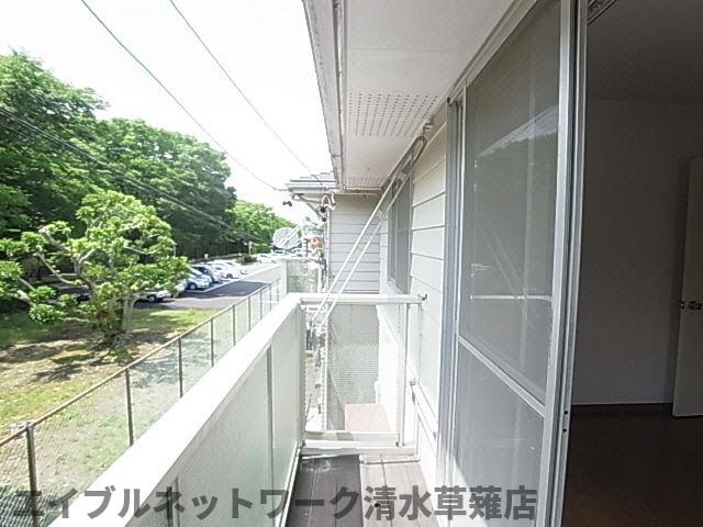 【静岡市駿河区谷田のアパートのバルコニー】