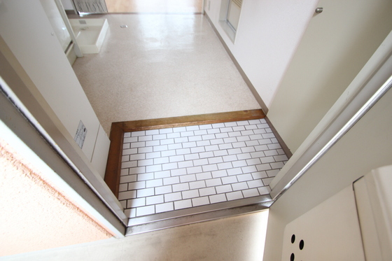 玄関　※別のお部屋の写真です。