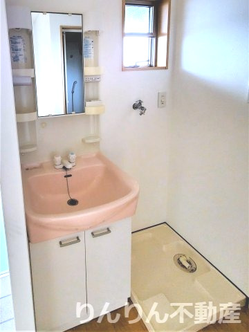 洗面設備　使いやすい洗面所です