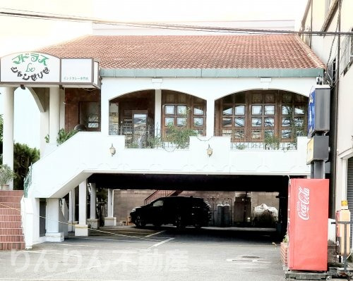 飲食店　マドラス（飲食店）まで980m