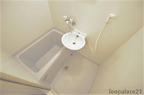 バス・シャワールーム　設備・仕様は号室により異なる為、現況を優先致します。