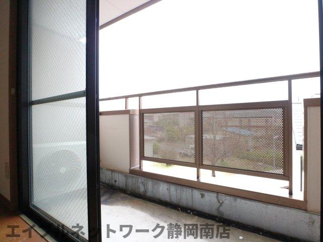 【静岡市駿河区大谷のマンションのバルコニー】