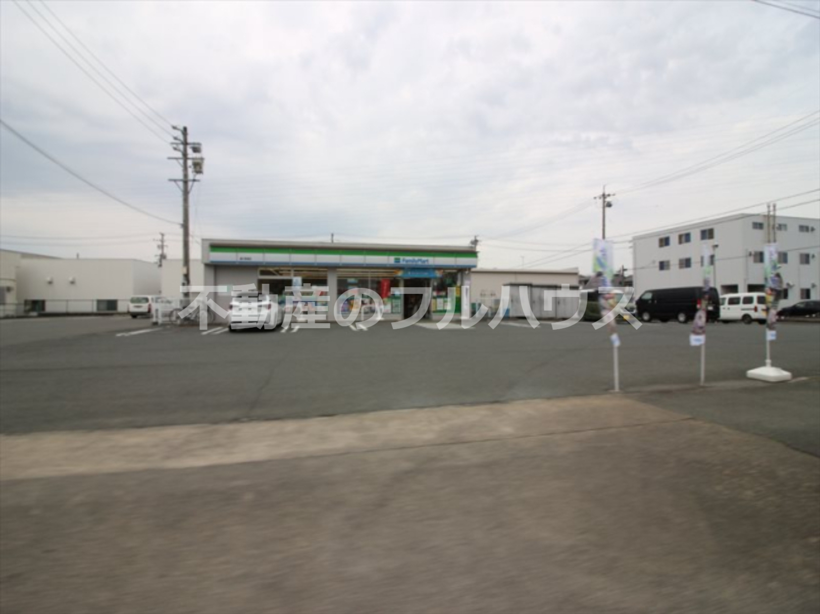 コンビニ　ファミリーマート 豊川馬場店（コンビニ）まで521m