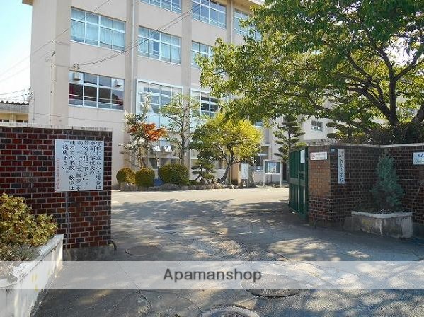 小学校　福岡市立小学校長丘小学校（小学校）まで1440m