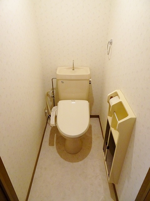 トイレ　ウォシュレット付