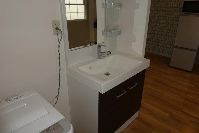 洗面設備　洗髪洗面化粧台に変更