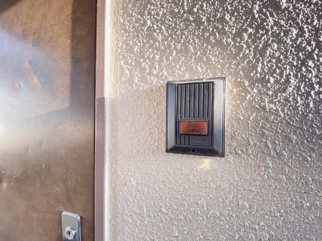 セキュリティ　玄関横