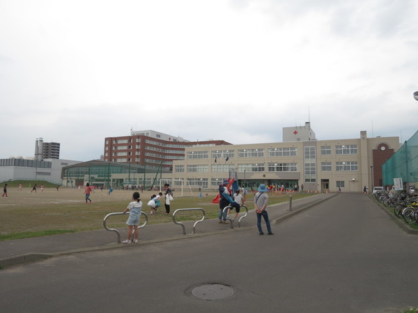 【旭川市二条通のアパートの小学校】