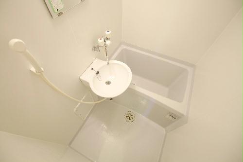 バス・シャワールーム　お風呂とトイレは別で、ゆっくり入浴できますよ♪