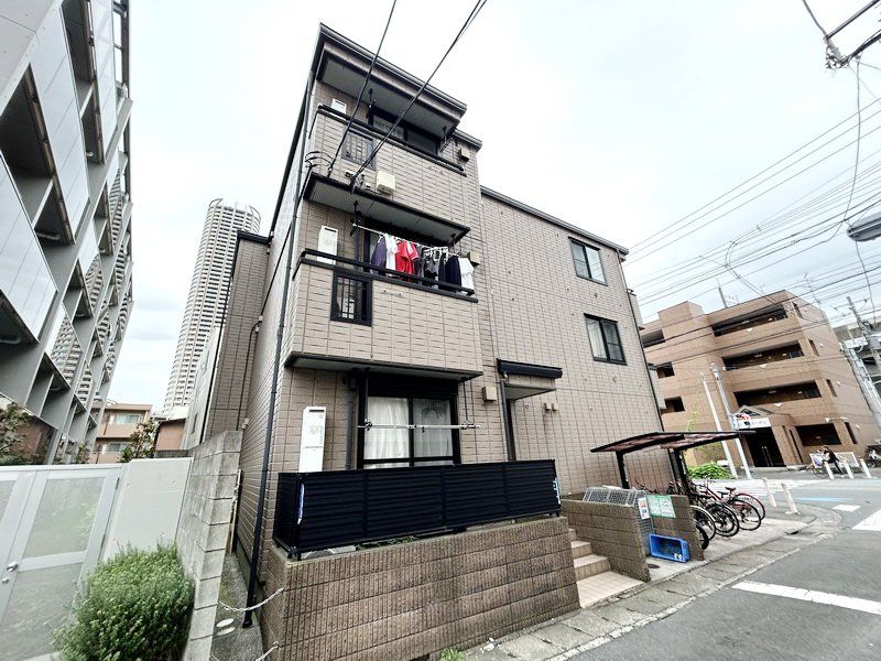 川崎市中原区今井上町のマンションの建物外観