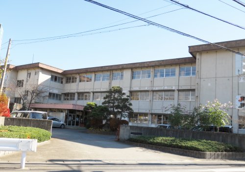 小学校　日立市立 宮田小学校（小学校）まで323m