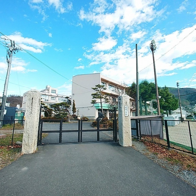 小学校　松本市立本郷小学校（小学校）まで711m