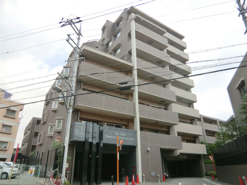 豊中市中桜塚のマンションの建物外観