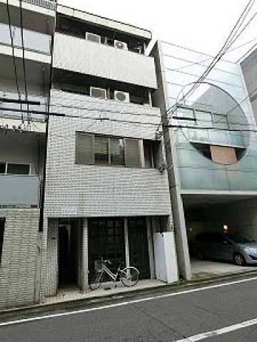 広島市中区堺町のマンションの建物外観