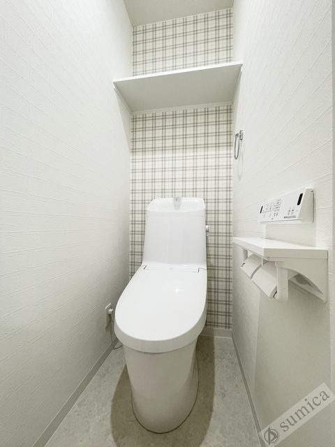 トイレ　温水洗浄便座付き