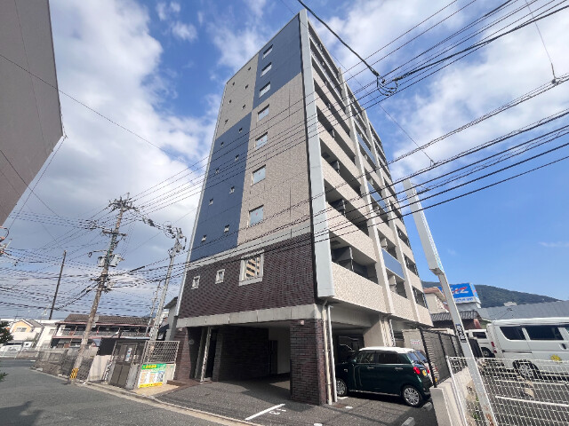 北九州市小倉北区重住のマンションの建物外観