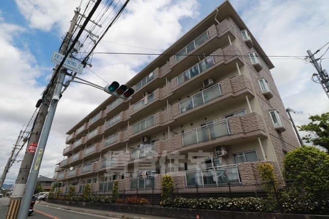 【豊中市庄内宝町のマンションの建物外観】