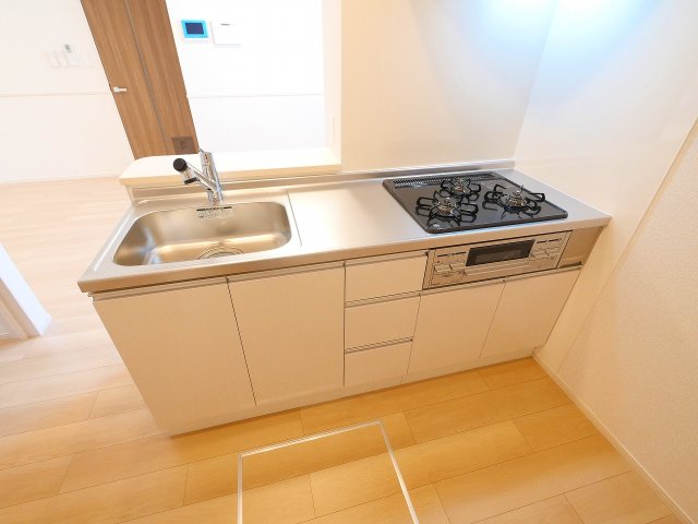 キッチン　コンパクトなキッチンで掃除もラクラク