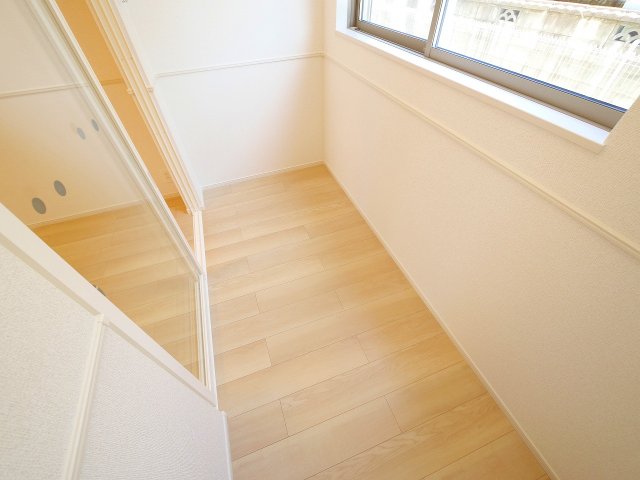 バルコニー　お洗濯にも便利なバルコニー付き