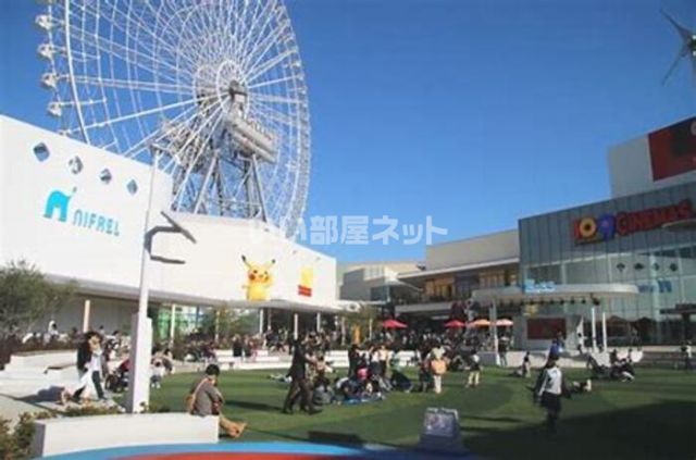 【吹田市山田東のマンションのショッピングセンター】