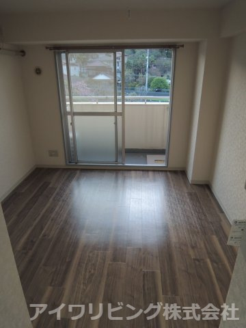 居室・リビング　洋室5.5帖【ジュネス桜ヶ丘】