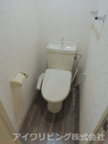 トイレ　温水洗浄便座【ジュネス桜ヶ丘】