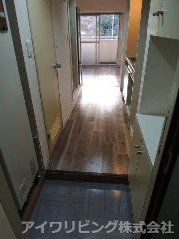 玄関　玄関から【ジュネス桜ヶ丘】