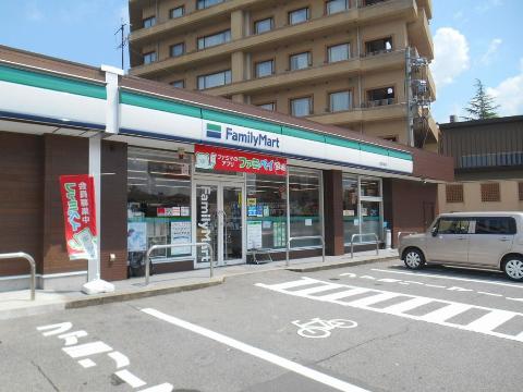 コンビニ　ファミリーマート七尾和倉店（コンビニ）まで1562m