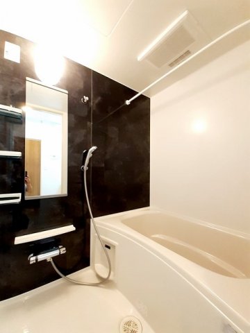 バス・シャワールーム　ゆったり過ごせるお風呂です