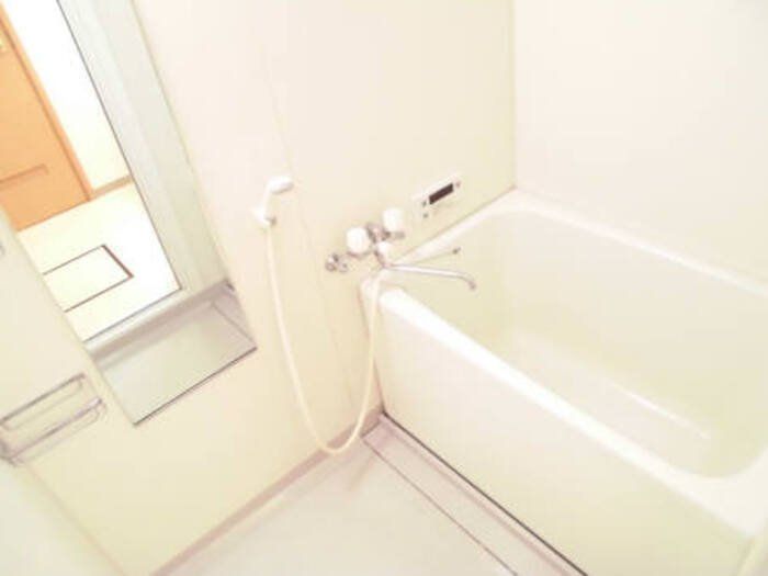 バス・シャワールーム　きれいな浴室