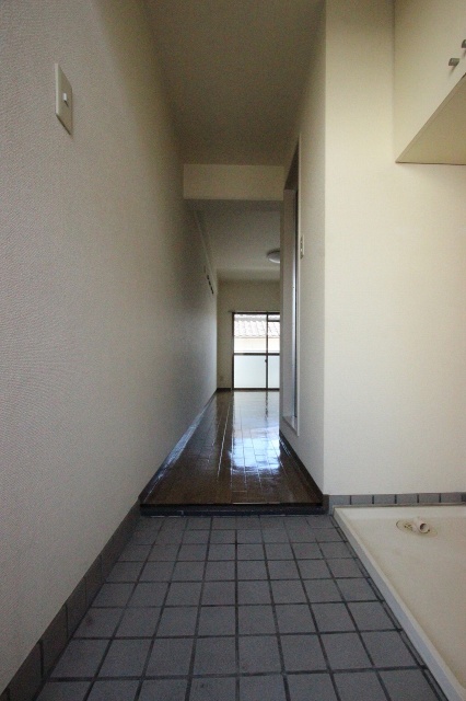 玄関　同物件別部屋