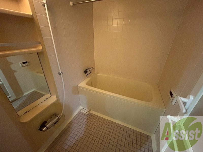 バス・シャワールーム　お風呂になります。一日の疲れを癒してくださいね。