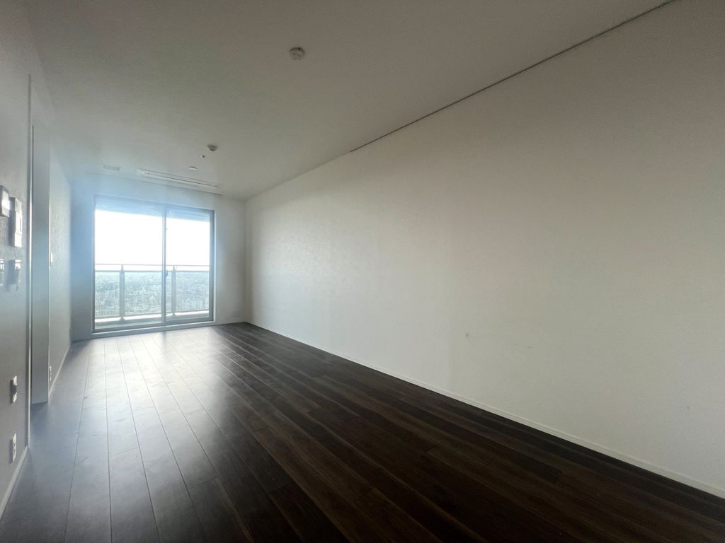 居室・リビング　※別部屋の参考写真です。