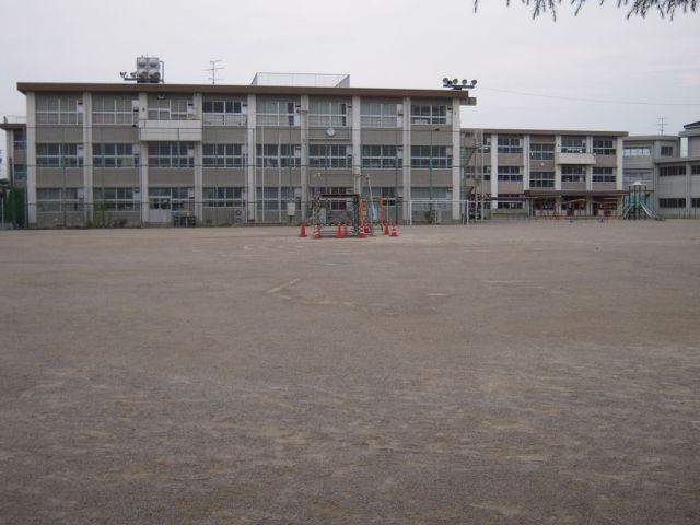 小学校　岐阜市立本荘小学校（小学校）まで185m