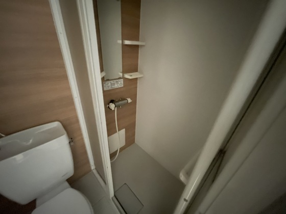 バス・シャワールーム　※別部屋の写真です