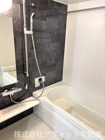 バス・シャワールーム　追い焚き機能付き