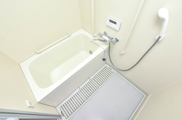 バス・シャワールーム　便利な自動お湯張り機能付きのお風呂、浴室換気乾燥機付きです