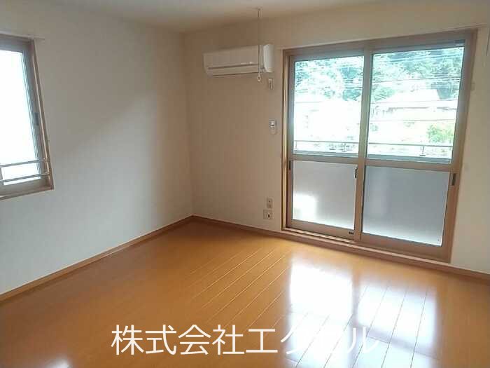 居室・リビング　同建物別室の物です。