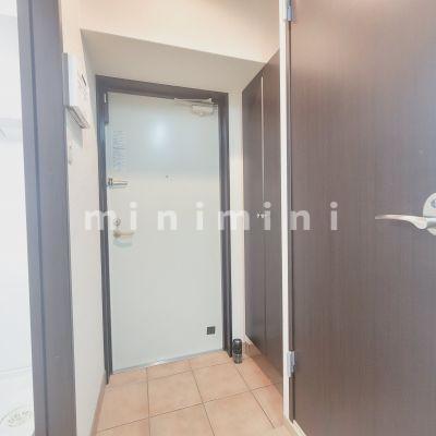 玄関　※写真は別号室のものですので現状優先とさせていただきます