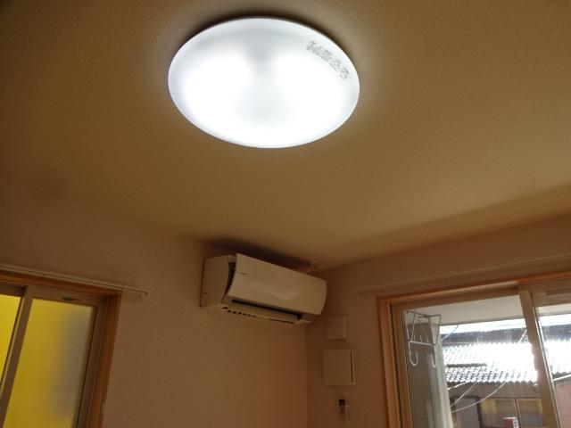 その他設備　エアコンと照明