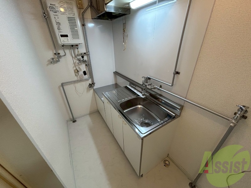 キッチン　キッチンです。一人暮らしなら十分な大きさですね。